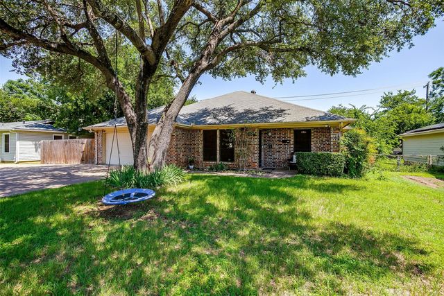 321 E Hampton Road, Crowley, TX 76036