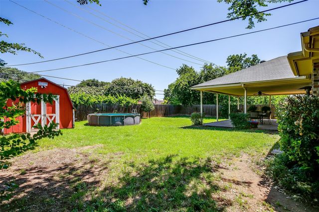 321 E Hampton Road, Crowley, TX 76036
