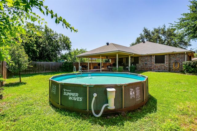 321 E Hampton Road, Crowley, TX 76036