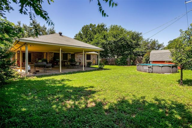 321 E Hampton Road, Crowley, TX 76036