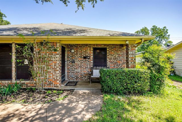 321 E Hampton Road, Crowley, TX 76036