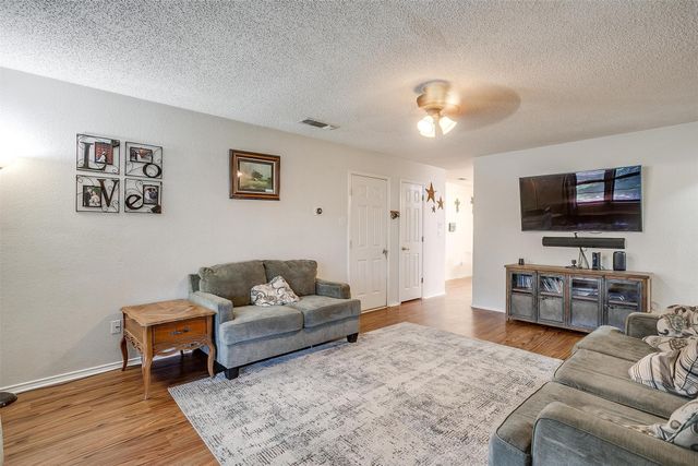 321 E Hampton Road, Crowley, TX 76036