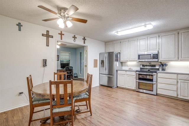 321 E Hampton Road, Crowley, TX 76036