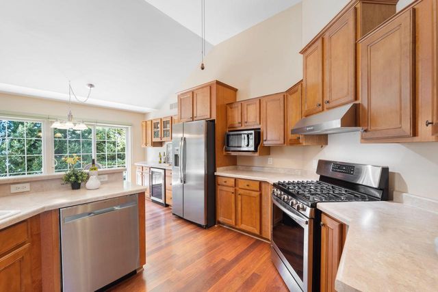 1864 River Lakes ROAD S, Oconomowoc, WI 53066