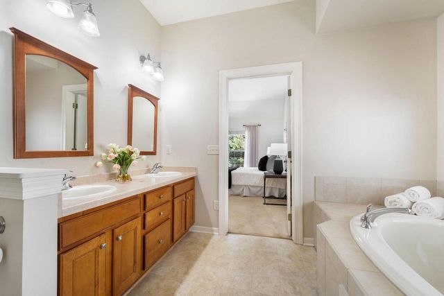 1864 River Lakes ROAD S, Oconomowoc, WI 53066