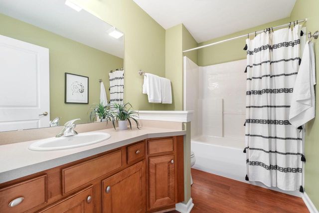 1864 River Lakes ROAD S, Oconomowoc, WI 53066