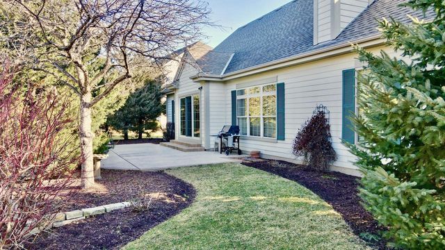 1864 River Lakes ROAD S, Oconomowoc, WI 53066