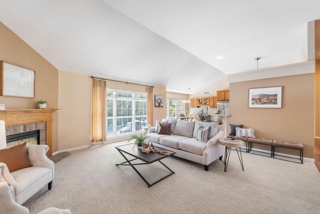 1864 River Lakes ROAD S, Oconomowoc, WI 53066