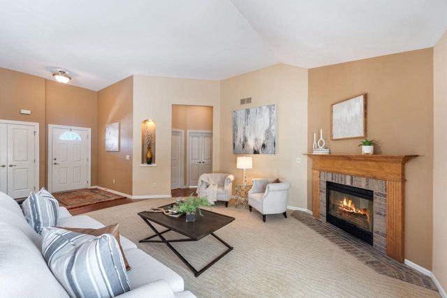 1864 River Lakes ROAD S, Oconomowoc, WI 53066