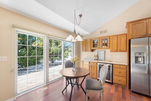 1864 River Lakes ROAD S, Oconomowoc, WI 53066