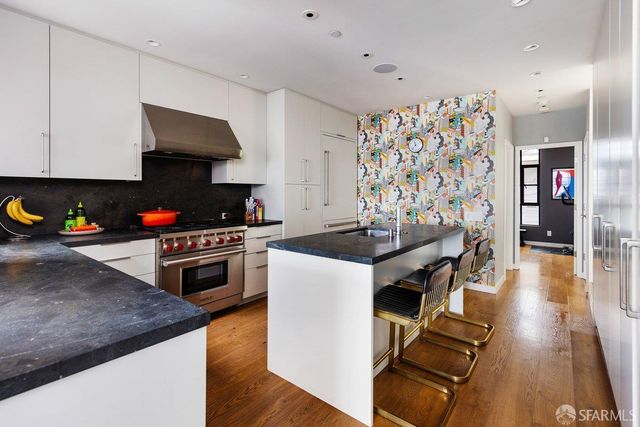 26 Hodges Alley, San Francisco, CA 94133