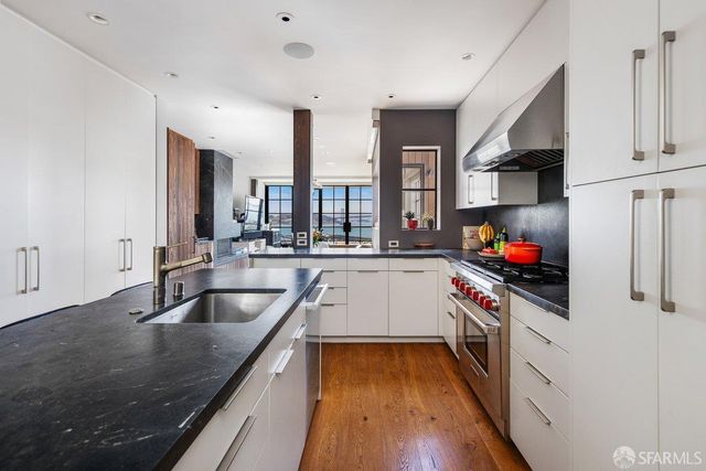 26 Hodges Alley, San Francisco, CA 94133