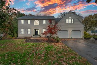 12 Roxbury Lane, Wallingford, CT 06492