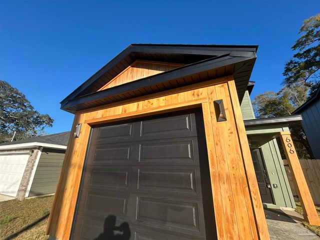 606 E Leonard St, Pensacola, FL 32503