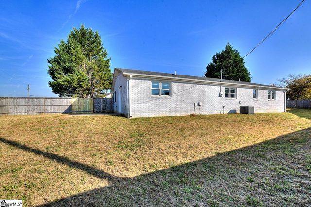 3550 Old Furnance Road, Chesnee, SC 29323