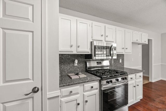 13204 Laurel Oaks Drive, Little Rock, AR 72211