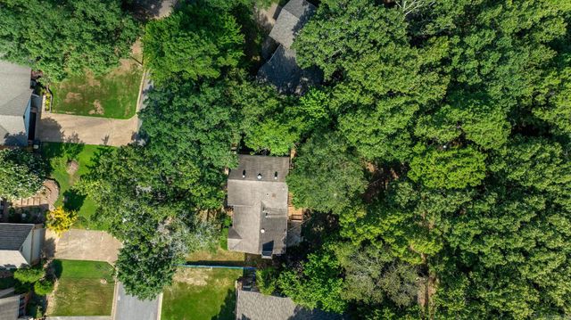 13204 Laurel Oaks Drive, Little Rock, AR 72211