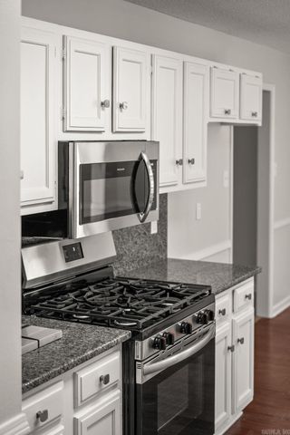 13204 Laurel Oaks Drive, Little Rock, AR 72211