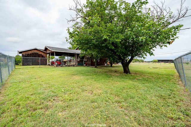 735 NW F Avenue, Hamlin, TX 79520