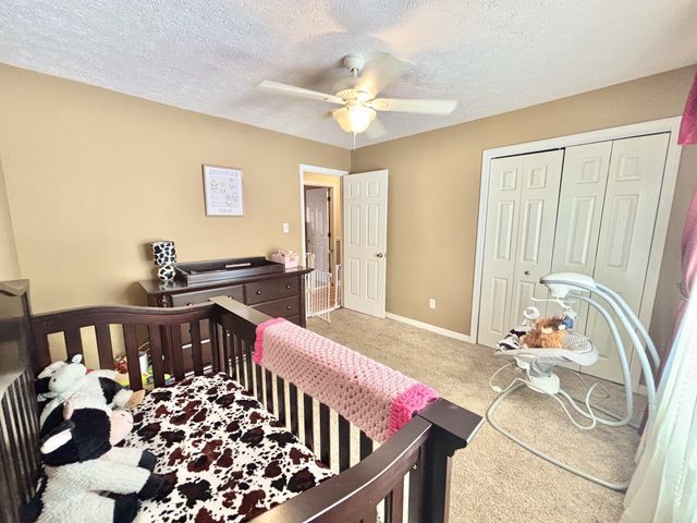 404 Springmont Dr, Hopkinsville, KY 42240