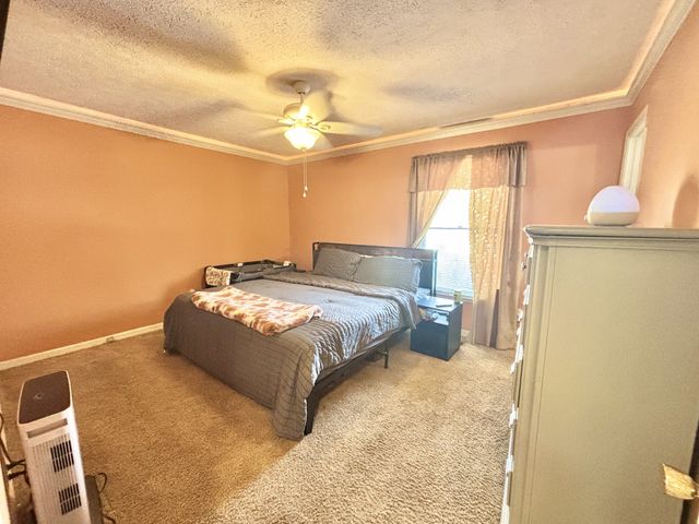 404 Springmont Dr, Hopkinsville, KY 42240