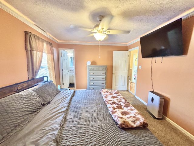 404 Springmont Dr, Hopkinsville, KY 42240