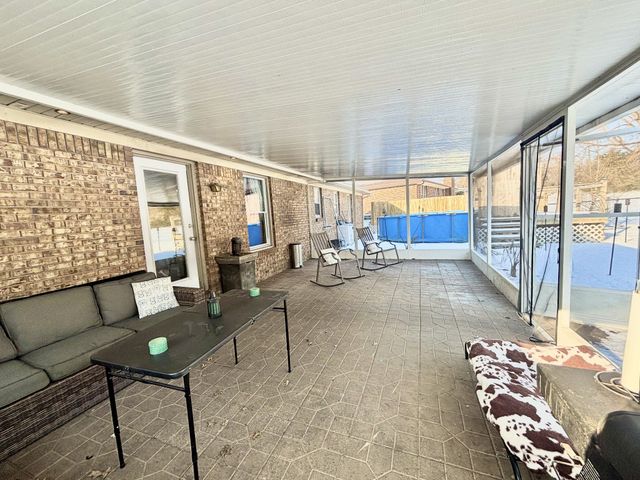 404 Springmont Dr, Hopkinsville, KY 42240