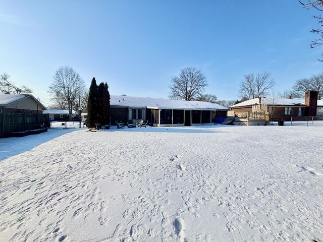 404 Springmont Dr, Hopkinsville, KY 42240