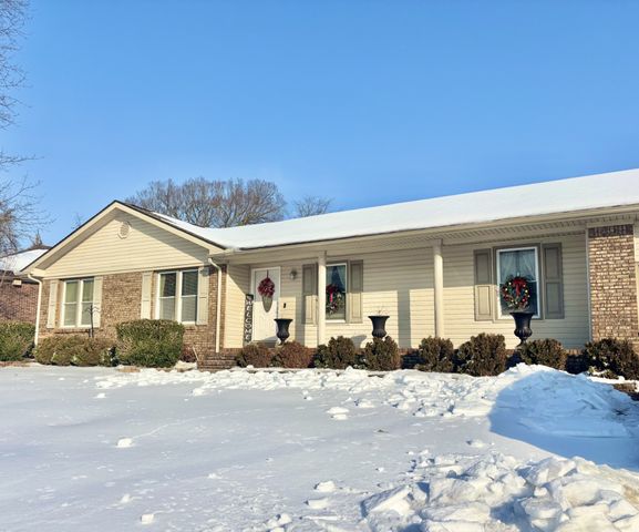 404 Springmont Dr, Hopkinsville, KY 42240