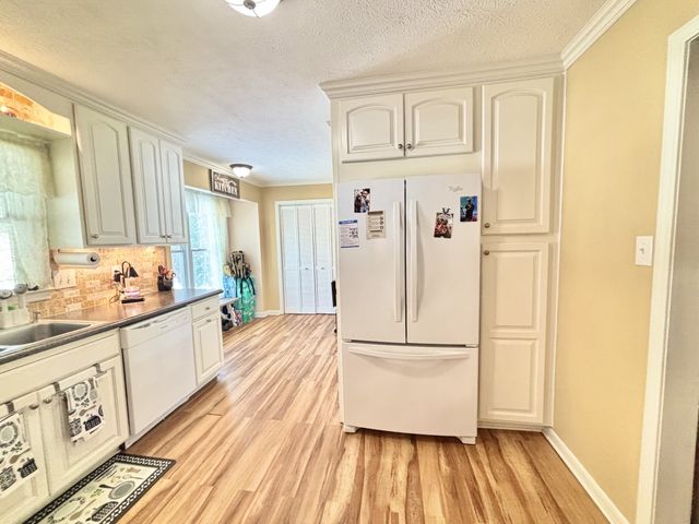 404 Springmont Dr, Hopkinsville, KY 42240