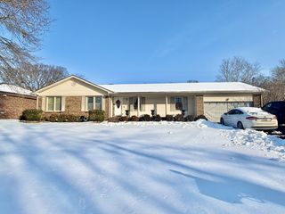 404 Springmont Dr, Hopkinsville, KY 42240