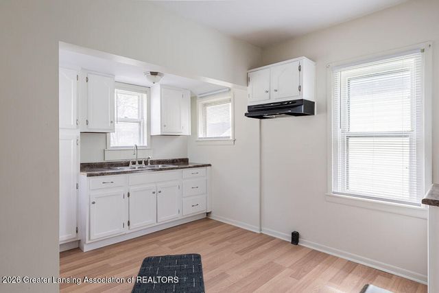 2229 Forest Avenue, Lansing, MI 48910