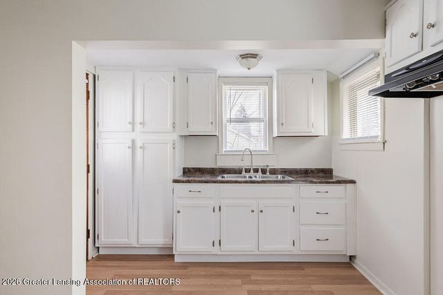 2229 Forest Avenue, Lansing, MI 48910