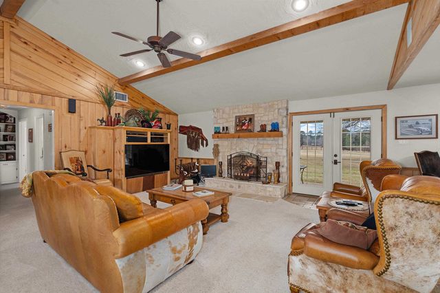 1325 Kings Rd, Marshall, TX 75672