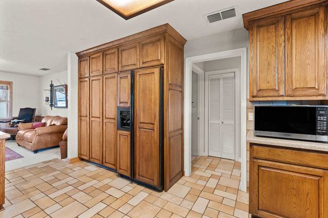 1325 Kings Rd, Marshall, TX 75672