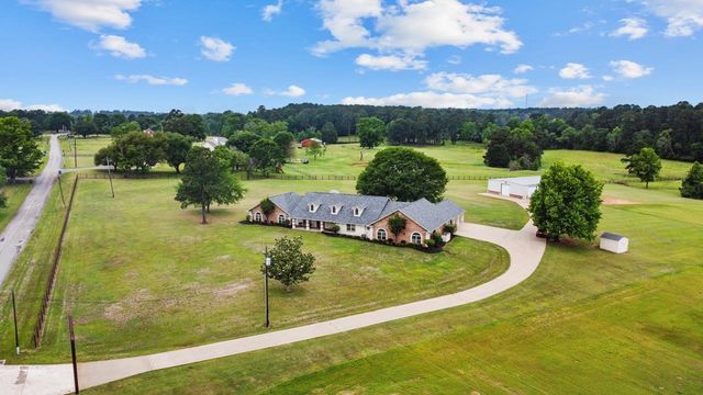 1325 Kings Rd, Marshall, TX 75672