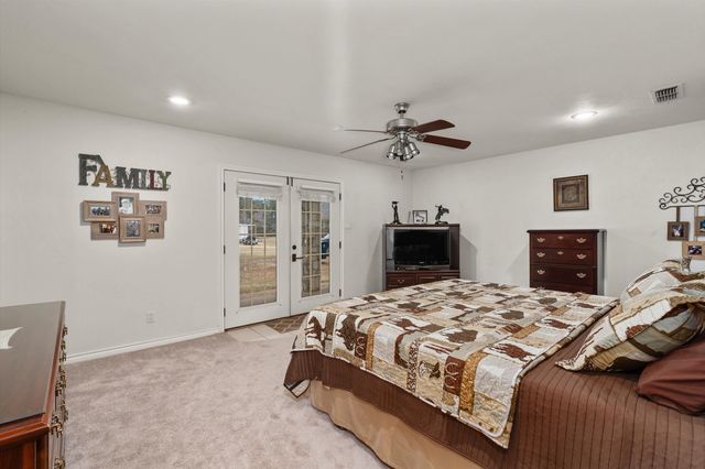 1325 Kings Rd, Marshall, TX 75672