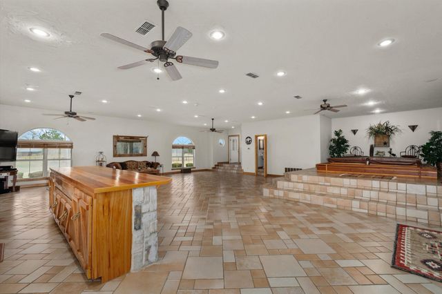 1325 Kings Rd, Marshall, TX 75672