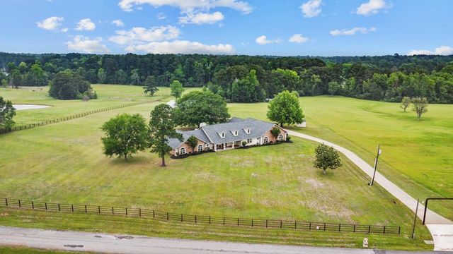 1325 Kings Rd, Marshall, TX 75672