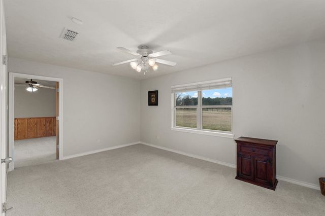 1325 Kings Rd, Marshall, TX 75672