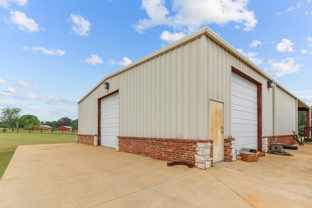 1325 Kings Rd, Marshall, TX 75672