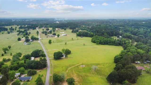 1325 Kings Rd, Marshall, TX 75672