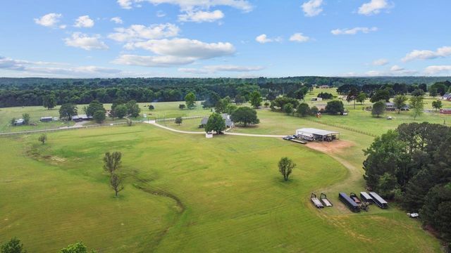 1325 Kings Rd, Marshall, TX 75672