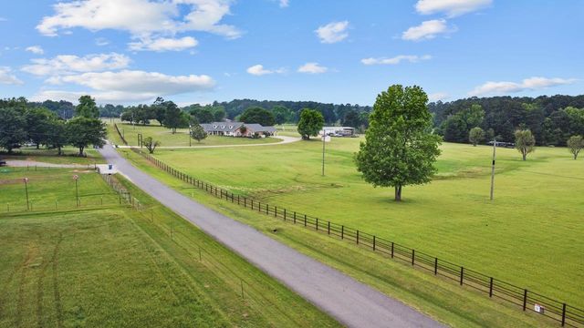 1325 Kings Rd, Marshall, TX 75672