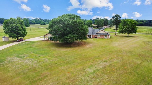 1325 Kings Rd, Marshall, TX 75672