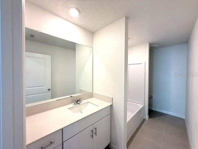 11708 NOBLE BLOSSOM LOOP, Dade City, FL 33525