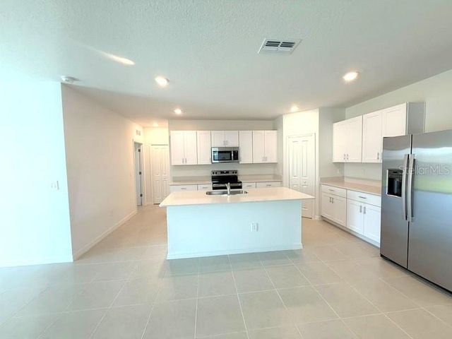 11708 NOBLE BLOSSOM LOOP, Dade City, FL 33525