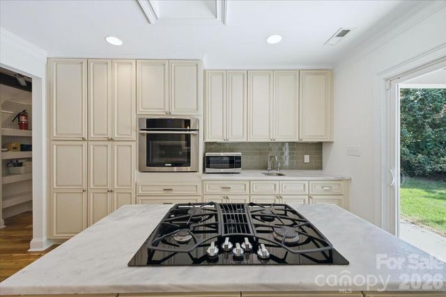 813 Walnut Avenue, Charlotte, NC 28208