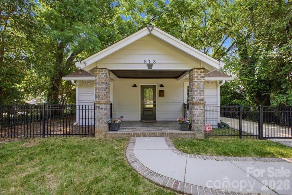 813 Walnut Avenue, Charlotte, NC 28208