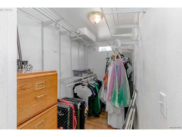 38289 Se COUPLAND Rd, Estacada, OR 97023